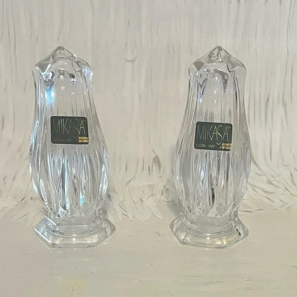 Mikasa Crystal Icicles Salt & Pepper Shakers Set.  Excellent condition! - Picture 2 of 9